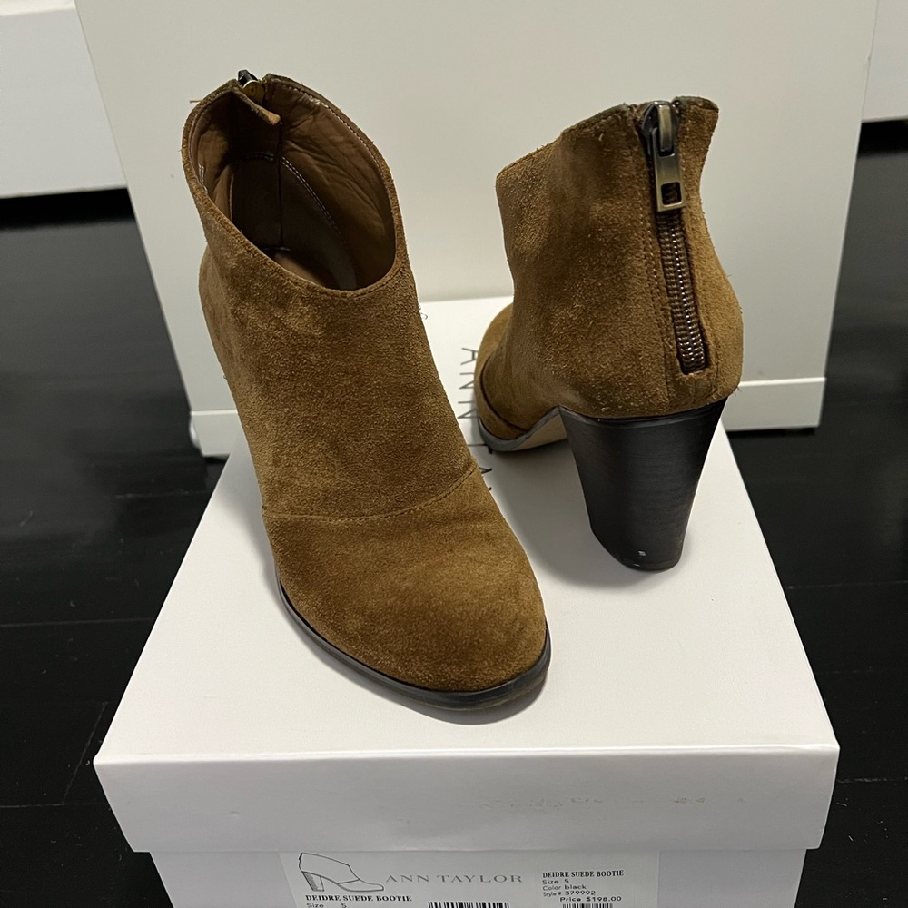 Ann Taylor Deidre Suede Bootie - Brown - Sz 5 - gently worn